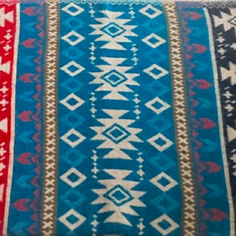 Handloom woollen blanket/shawl/scarf/throw